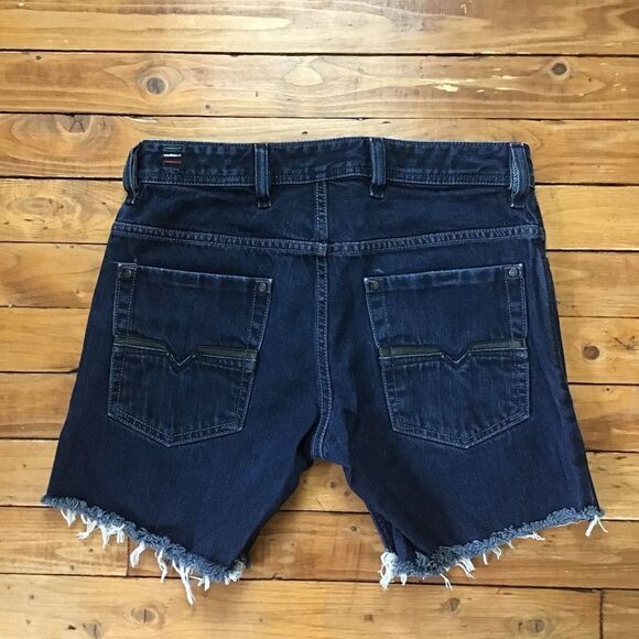 DIESEL Zaghor men’s cut off jeans shorts Size 28 unisex boyfriend zip closure - Picture 2 of 12